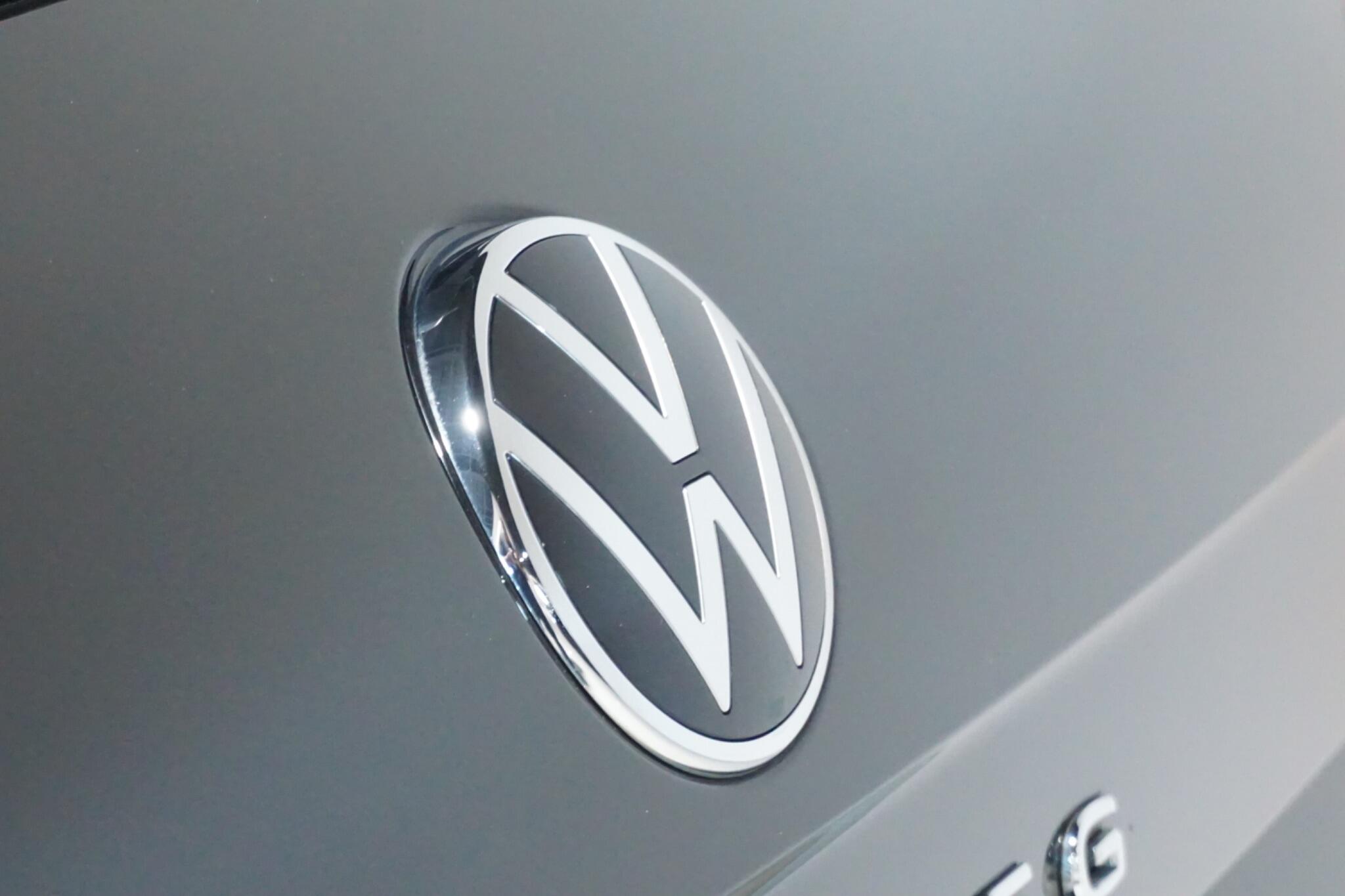 Volkswagen Touareg 3.0 TDI V6 Black Edition SUV 5dr Diesel Tiptronic 4Motion Euro 6 (s/s) (286 ps)